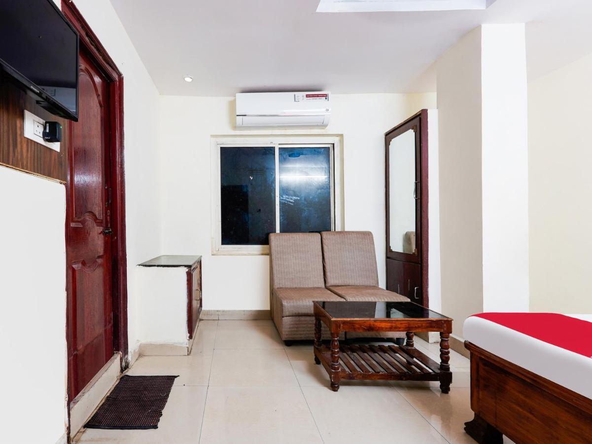 Spot On Hotel Supriya Vijayawāda Екстериор снимка