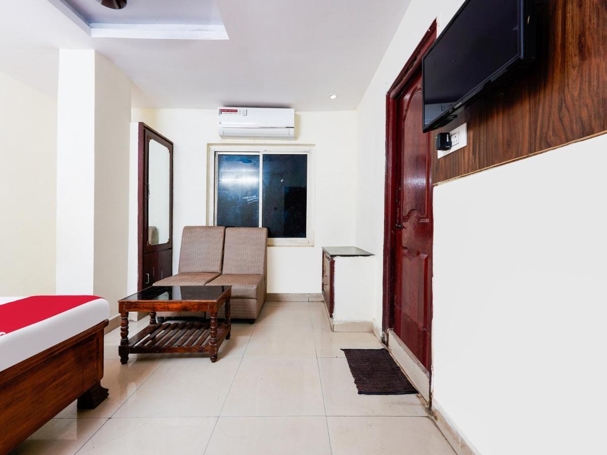 Spot On Hotel Supriya Vijayawāda Екстериор снимка